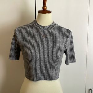 Forever 21 * Size‎ Small * Gray Ribbed Crop Top *